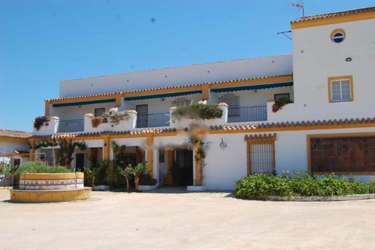 Finca La Tacita - Rosal Конил-де-ла-Фронтера Екстериор снимка